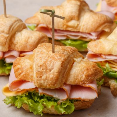 Круассан с ветчиной и сыром