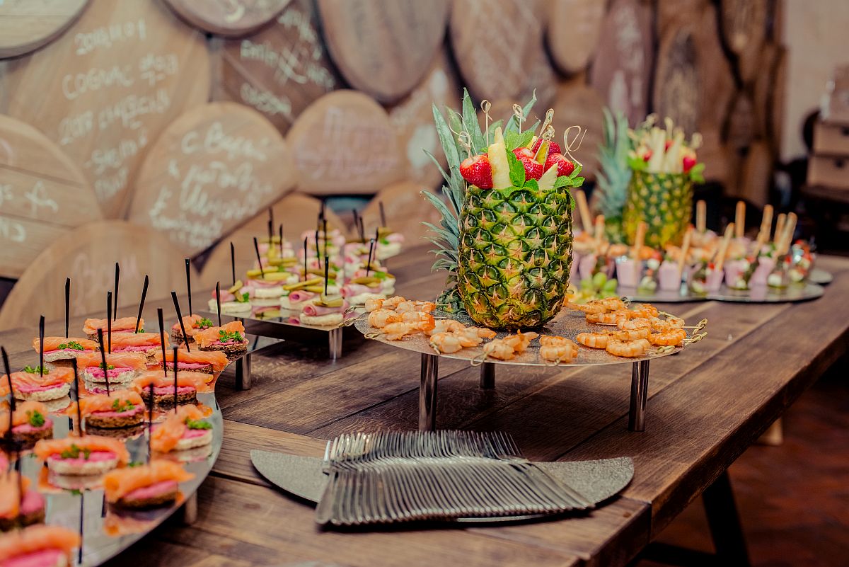 Canapes, Wraps & Pineapple